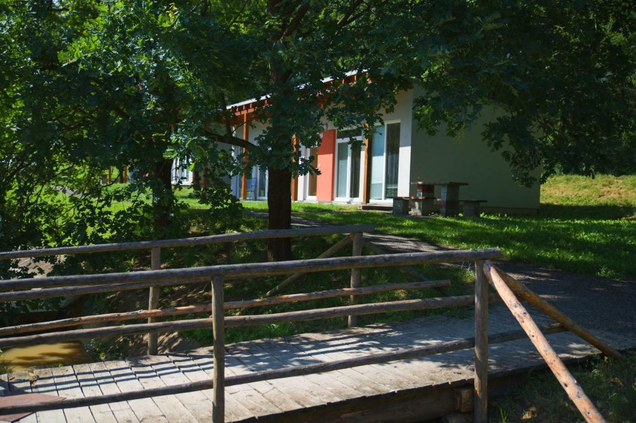Penzion Amfik Bukovina Popovice  المظهر الخارجي الصورة